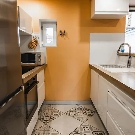 Large Flat Near Paris 아파트 장티이